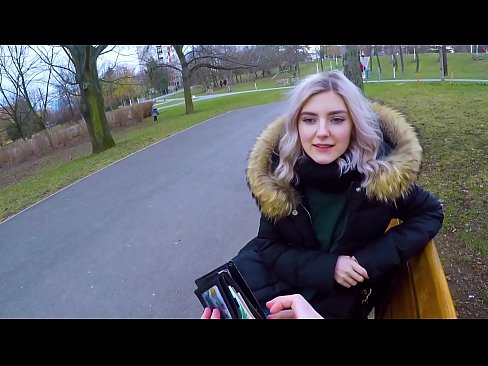 ❤️ Swallows cum panas muhrim pikeun duit - blowjob di taman ku Eva Elfie porno super di urang ﹏